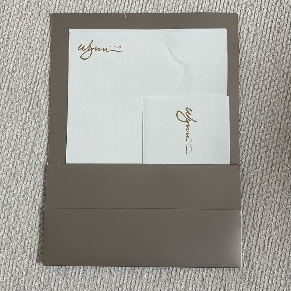 Wynn Las Vegas stationery letterhead note paper (3), envelope (1) + sleeve set